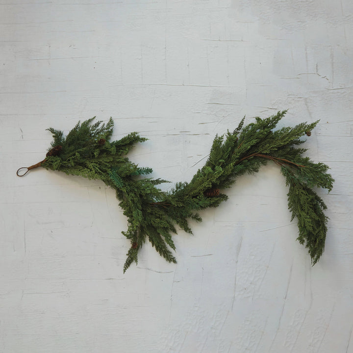 Pine Garland with Pinecones