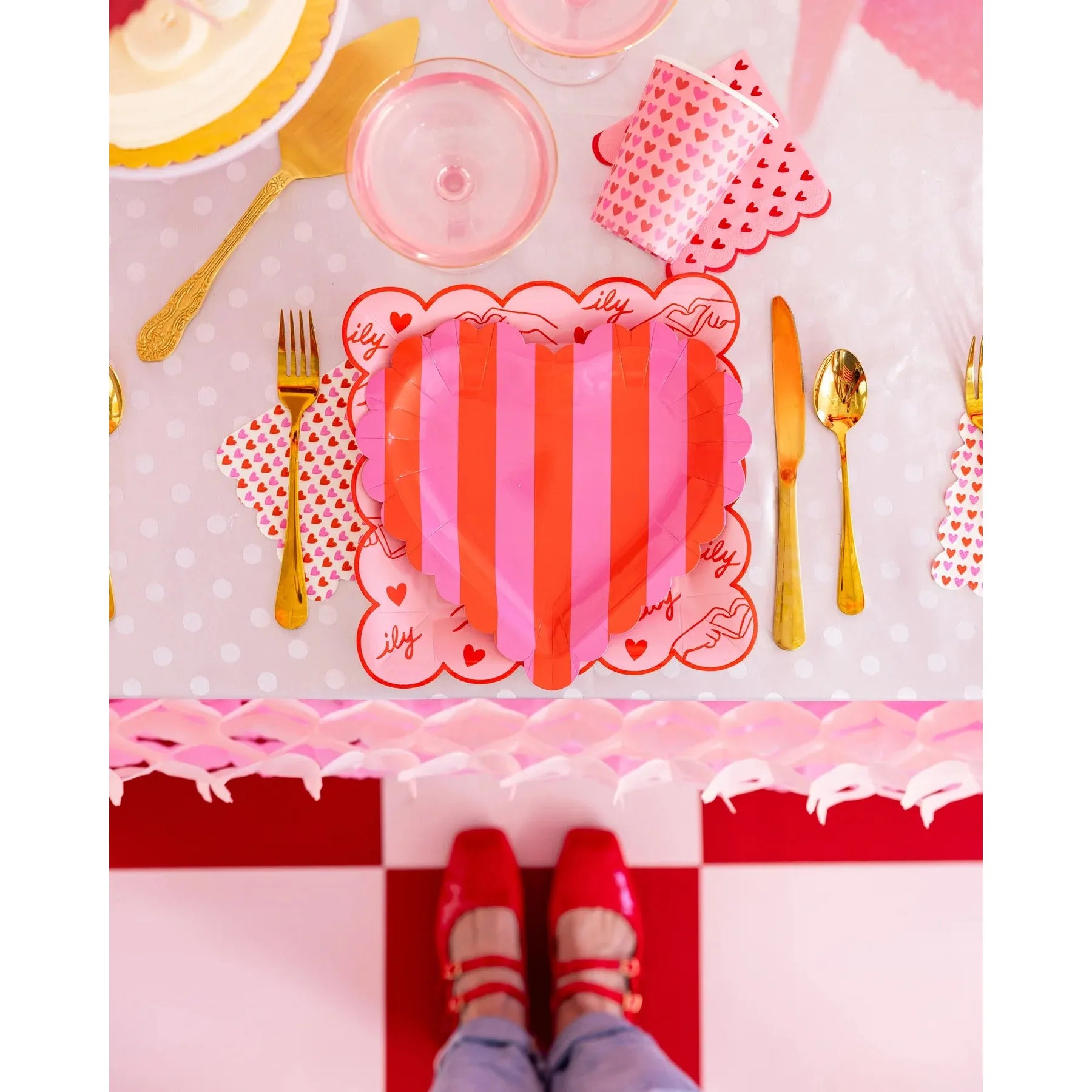 Scalloped Striped Heart Plate