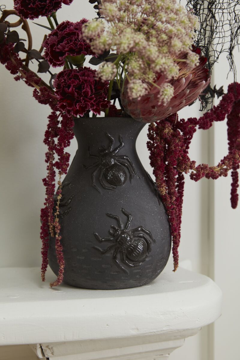 Scuttling Spiders Vase